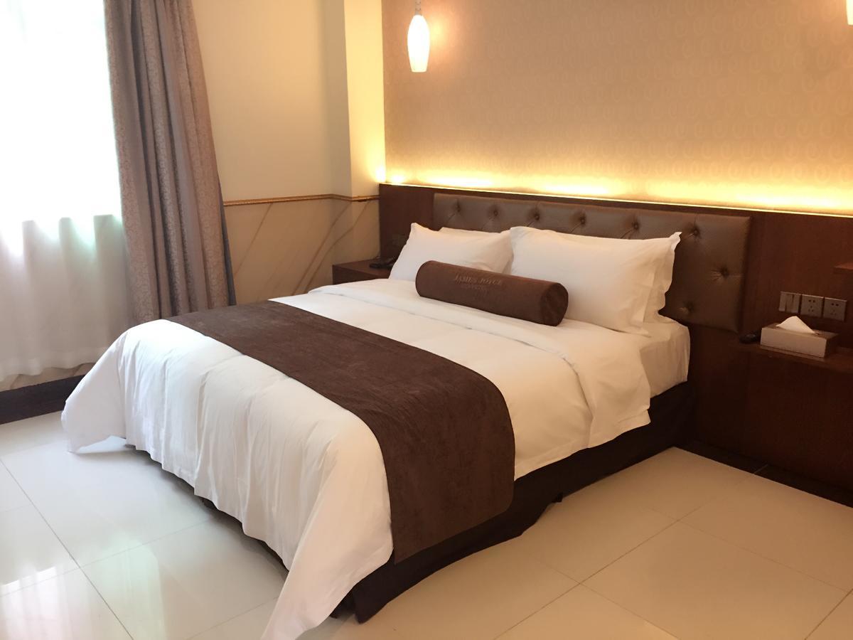 James Joyce Coffetel Hotel Guangzhou Shi Jing City Square Branch Eksteriør billede